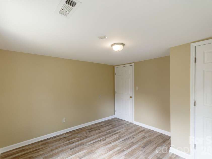 303 Rice Street, Kannapolis, NC 28081.  MLS# CAR4387455, YatesRealty ID 26654. 