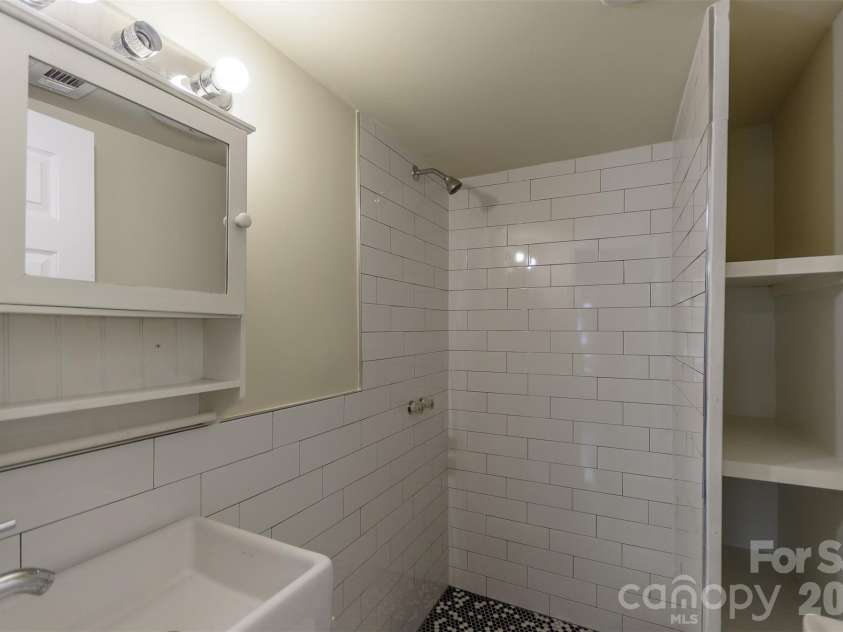 303 Rice Street, Kannapolis, NC 28081.  MLS# CAR4387455, YatesRealty ID 26654. 