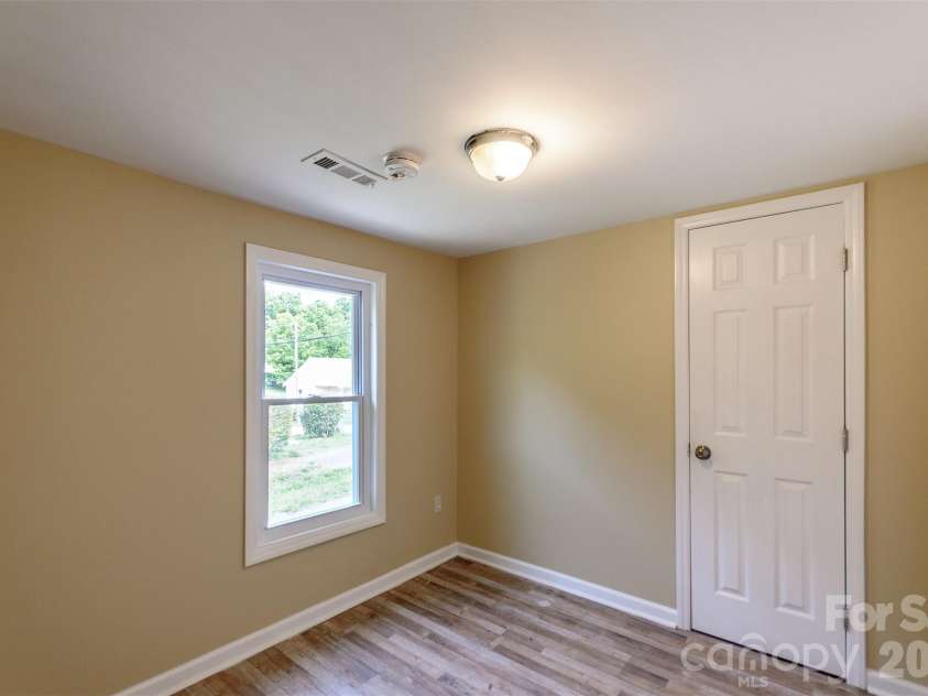 303 Rice Street, Kannapolis, NC 28081.  MLS# CAR4387455, YatesRealty ID 26654. 