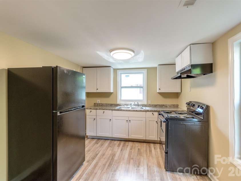 303 Rice Street, Kannapolis, NC 28081.  MLS# CAR4387455, YatesRealty ID 26654. 