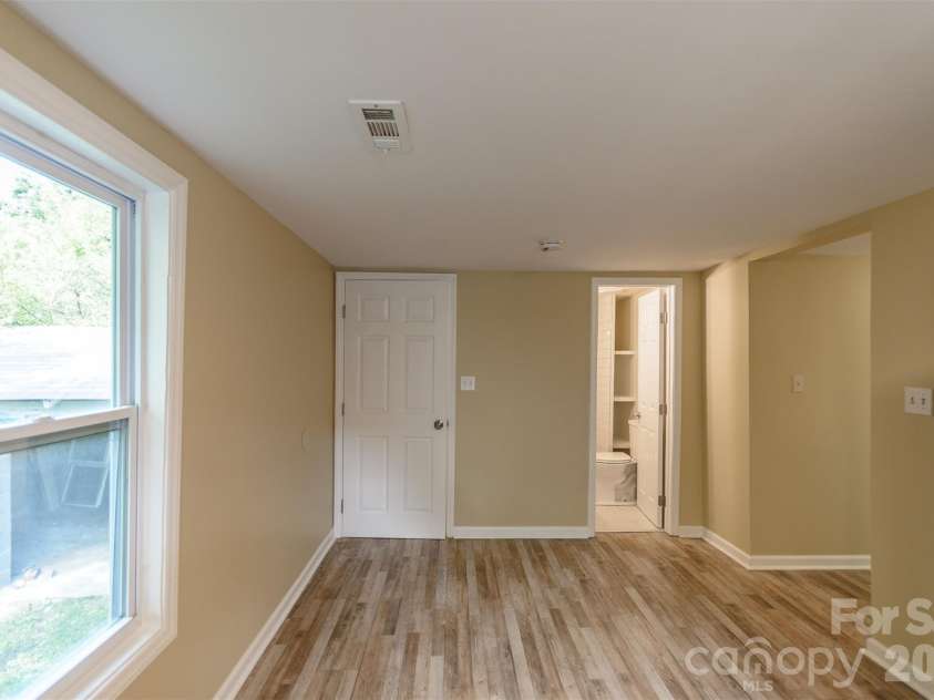 303 Rice Street, Kannapolis, NC 28081.  MLS# CAR4387455, YatesRealty ID 26654. 