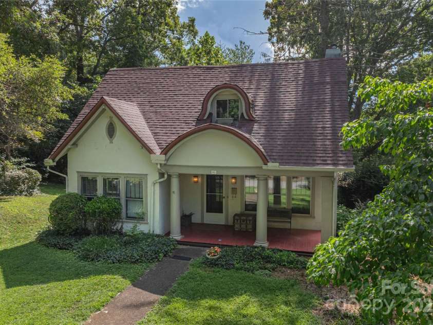 31 Samayoa Place, Asheville, NC 28806.  MLS# CAR4278899, YatesRealty ID 26654. 