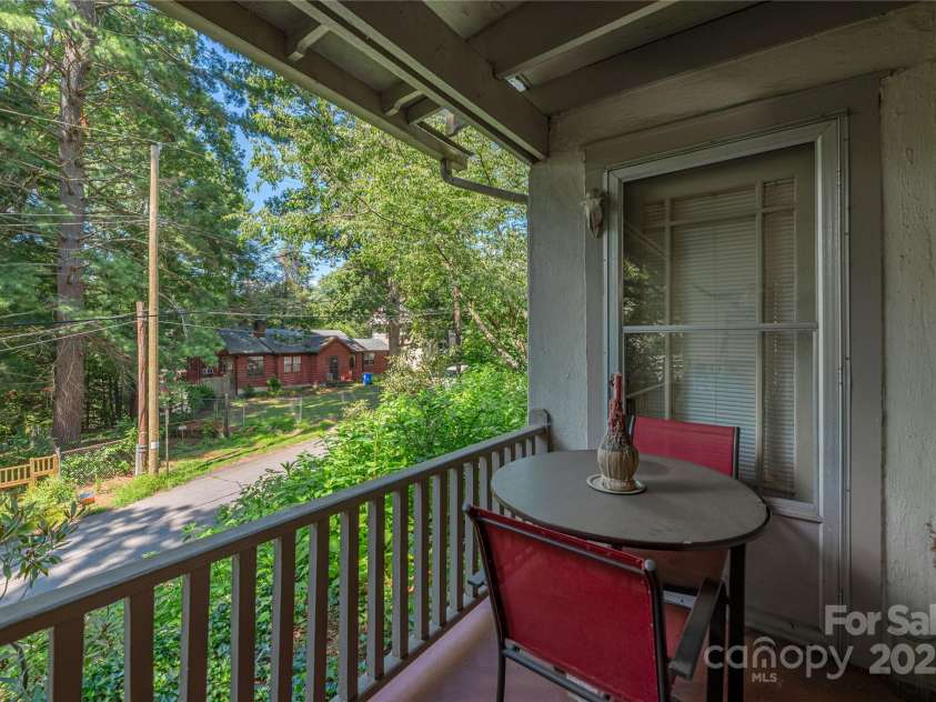 31 Samayoa Place, Asheville, NC 28806.  MLS# CAR4278899, YatesRealty ID 26654. 