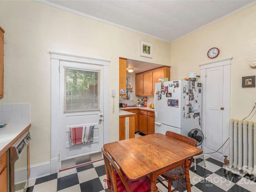 31 Samayoa Place, Asheville, NC 28806.  MLS# CAR4278899, YatesRealty ID 26654. 