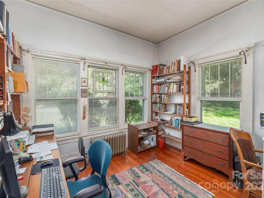 31 Samayoa Place, Asheville, NC 28806.  MLS# CAR4278899, YatesRealty ID 26654. 