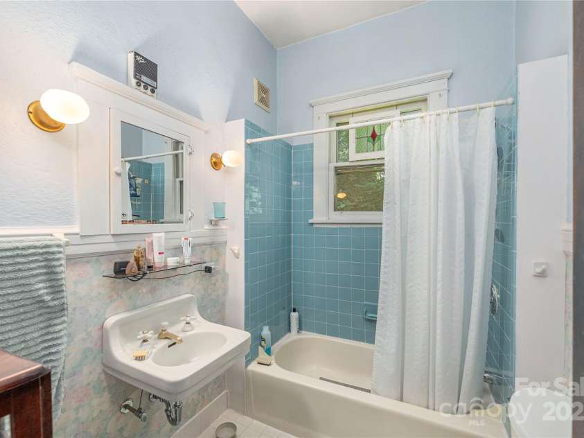 31 Samayoa Place, Asheville, NC 28806.  MLS# CAR4278899, YatesRealty ID 26654. 