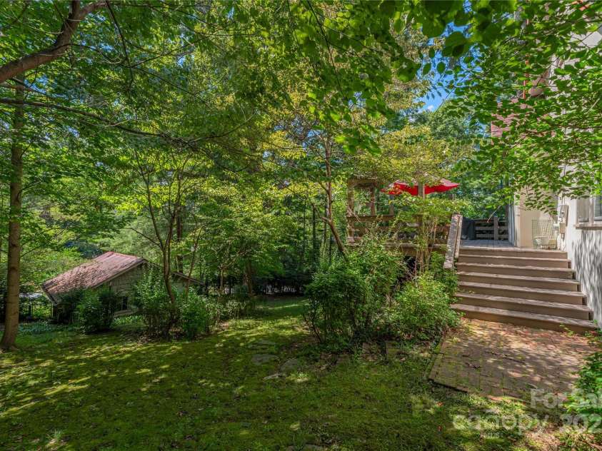 31 Samayoa Place, Asheville, NC 28806.  MLS# CAR4278899, YatesRealty ID 26654. 
