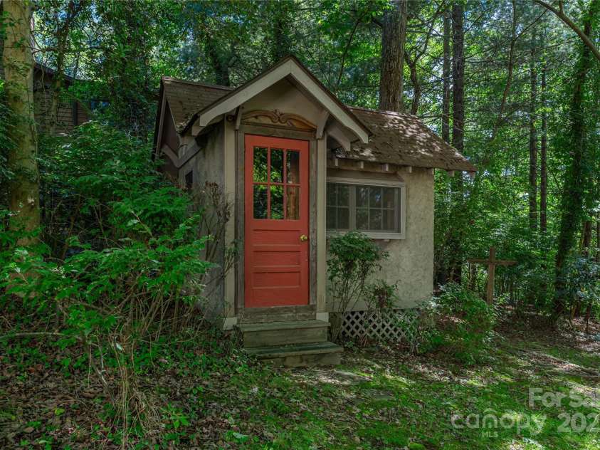 31 Samayoa Place, Asheville, NC 28806.  MLS# CAR4278899, YatesRealty ID 26654. 