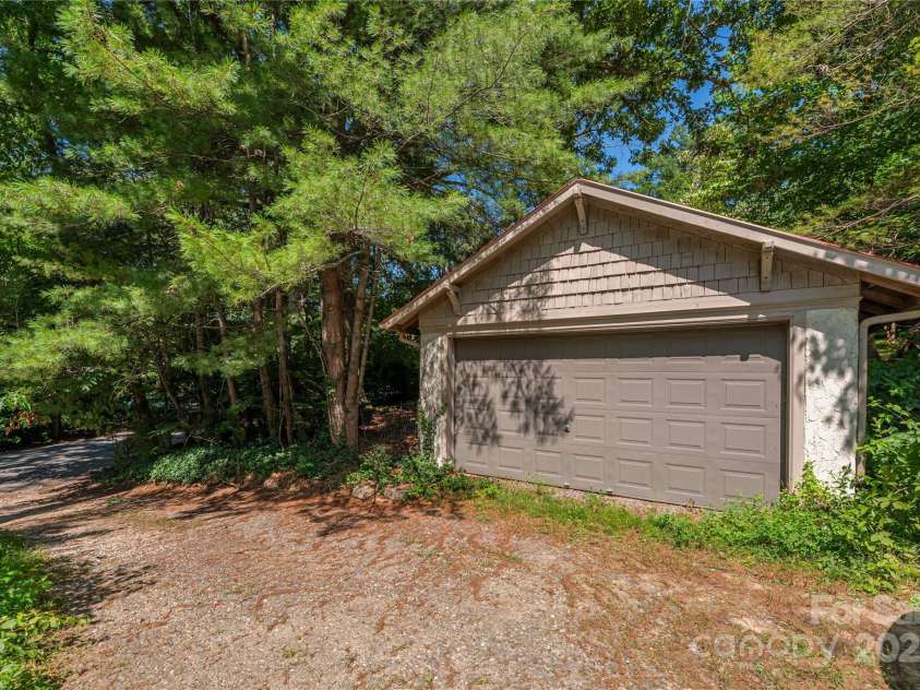31 Samayoa Place, Asheville, NC 28806.  MLS# CAR4278899, YatesRealty ID 26654. 