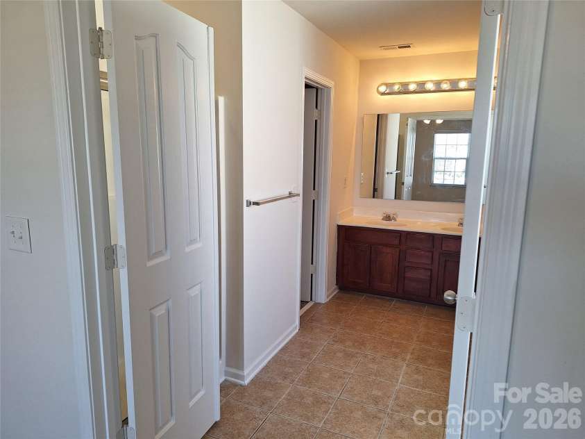 3107 Briar Rose Court, Charlotte, NC 28269.  MLS# CAR4387933, YatesRealty ID 26655. 