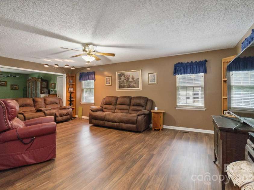 3149 Simmons Street, Kannapolis, NC 28083.  MLS# CAR4279043, YatesRealty ID 26655. 