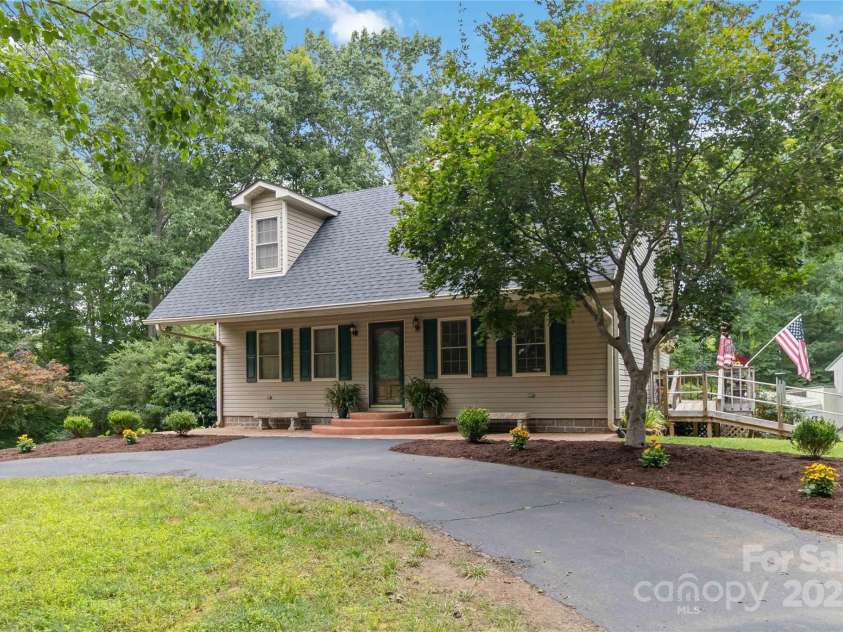 3149 Simmons Street, Kannapolis, NC 28083.  MLS# CAR4279043, YatesRealty ID 26655. 