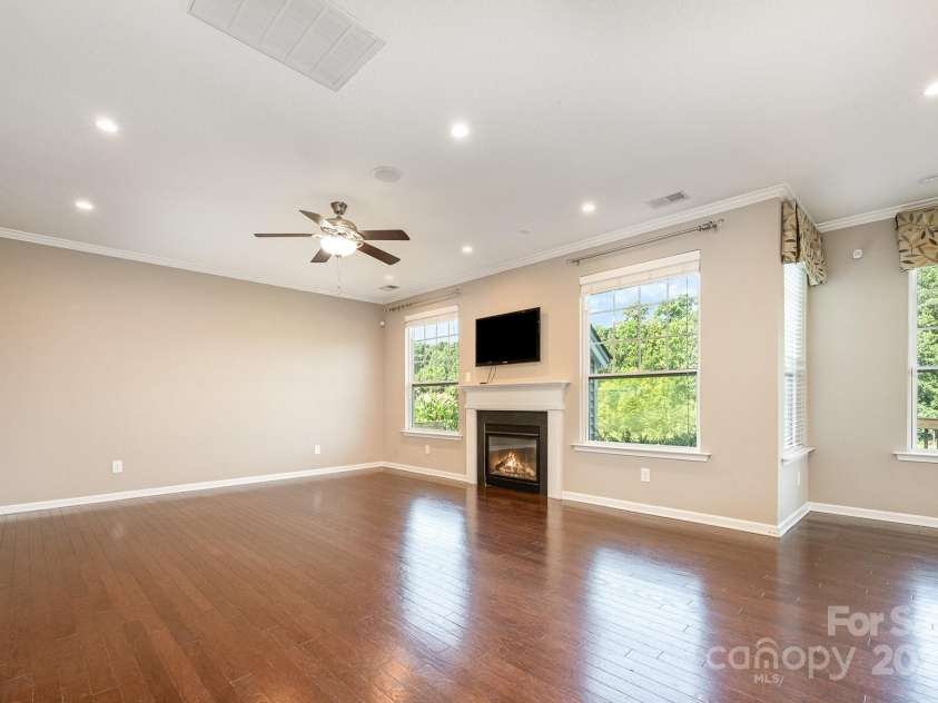 14836 Brotherly Lane, Charlotte, NC 28278.  MLS# CAR4280118, YatesRealty ID 26656. 