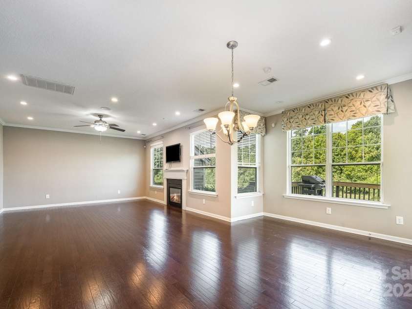 14836 Brotherly Lane, Charlotte, NC 28278.  MLS# CAR4280118, YatesRealty ID 26656. 