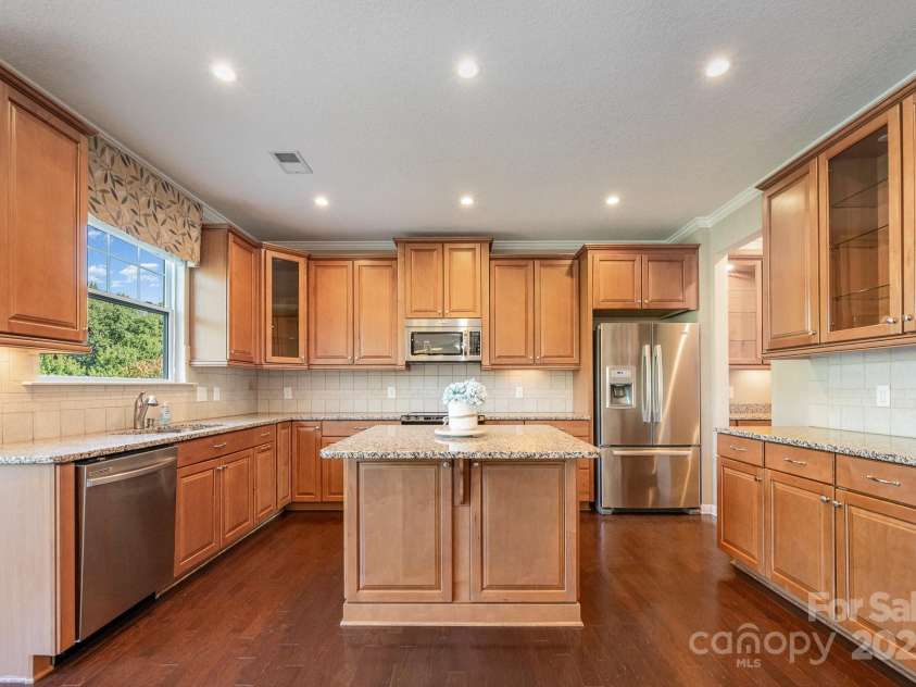 14836 Brotherly Lane, Charlotte, NC 28278.  MLS# CAR4280118, YatesRealty ID 26656. 