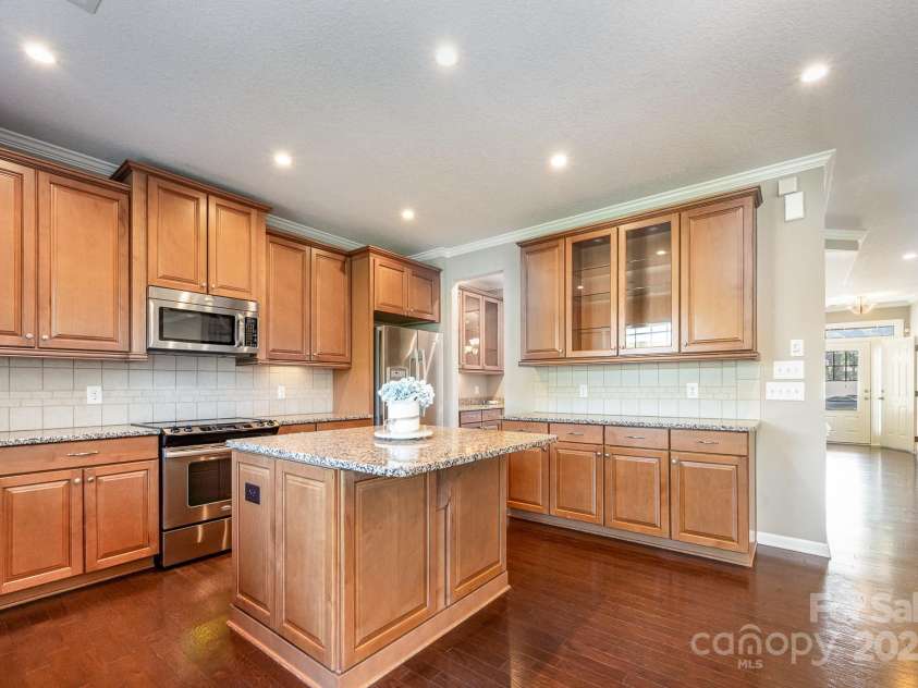 14836 Brotherly Lane, Charlotte, NC 28278.  MLS# CAR4280118, YatesRealty ID 26656. 