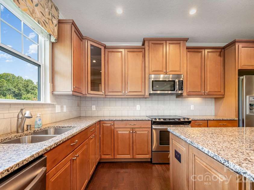 14836 Brotherly Lane, Charlotte, NC 28278.  MLS# CAR4280118, YatesRealty ID 26656. 