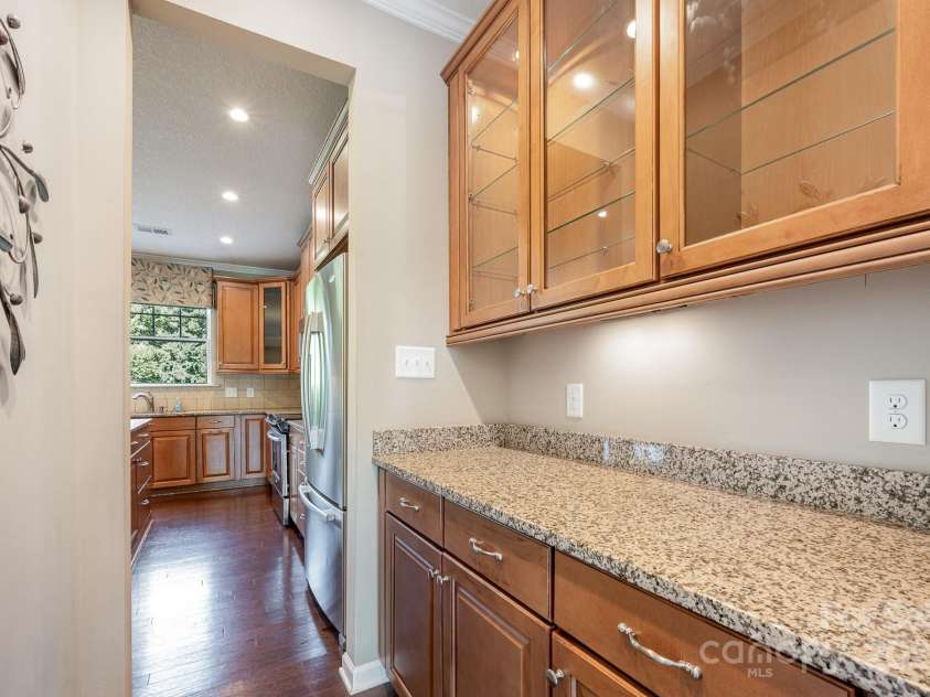 14836 Brotherly Lane, Charlotte, NC 28278.  MLS# CAR4280118, YatesRealty ID 26656. 