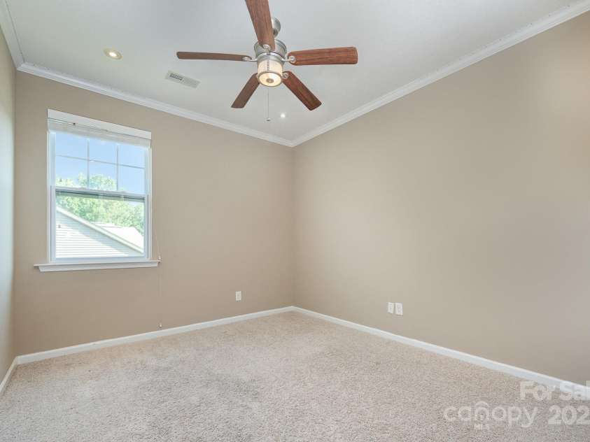 14836 Brotherly Lane, Charlotte, NC 28278.  MLS# CAR4280118, YatesRealty ID 26656. 