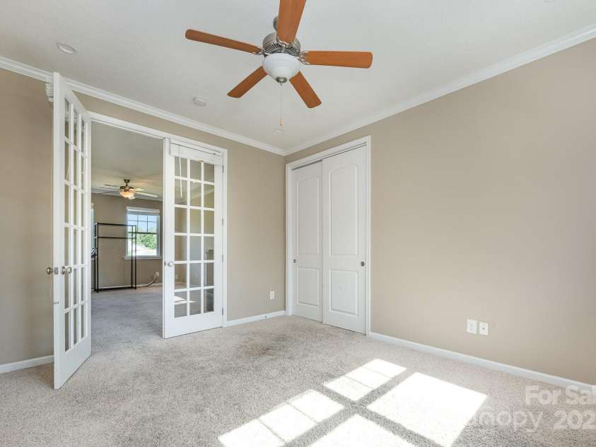 14836 Brotherly Lane, Charlotte, NC 28278.  MLS# CAR4280118, YatesRealty ID 26656. 