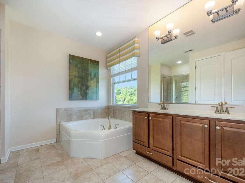 14836 Brotherly Lane, Charlotte, NC 28278.  MLS# CAR4280118, YatesRealty ID 26656. 