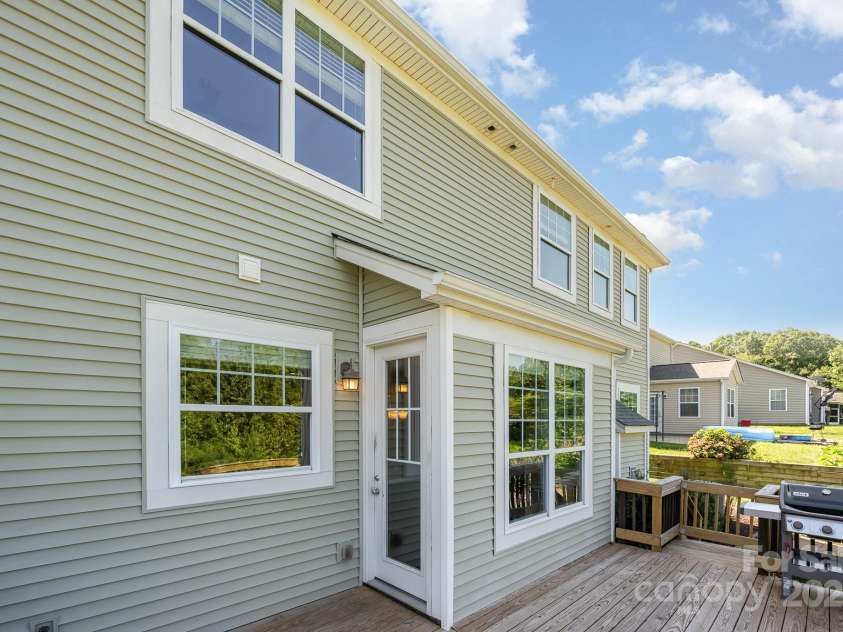 14836 Brotherly Lane, Charlotte, NC 28278.  MLS# CAR4280118, YatesRealty ID 26656. 