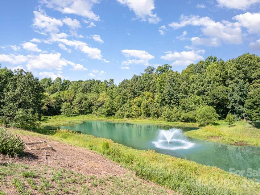 14836 Brotherly Lane, Charlotte, NC 28278.  MLS# CAR4280118, YatesRealty ID 26656. 