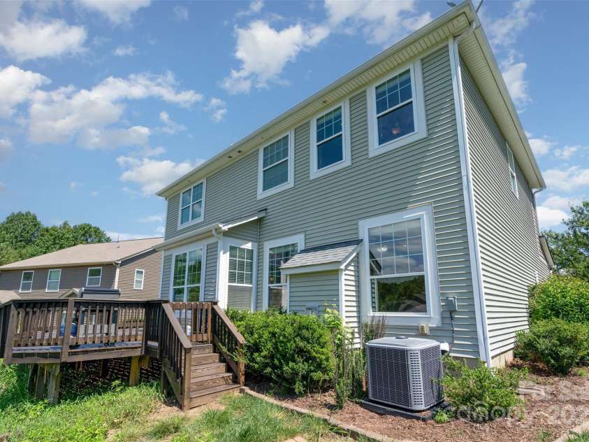 14836 Brotherly Lane, Charlotte, NC 28278.  MLS# CAR4293522, YatesRealty ID 26656. 