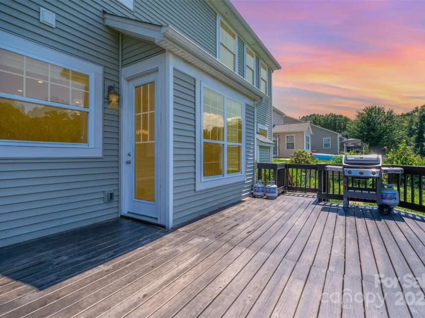 14836 Brotherly Lane, Charlotte, NC 28278.  MLS# CAR4293522, YatesRealty ID 26656. Deck