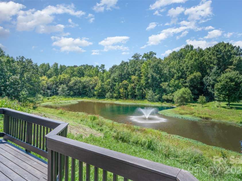 14836 Brotherly Lane, Charlotte, NC 28278.  MLS# CAR4293522, YatesRealty ID 26656. Deck