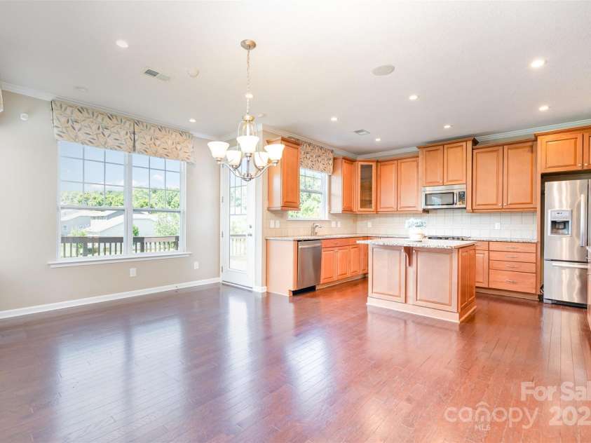 14836 Brotherly Lane, Charlotte, NC 28278.  MLS# CAR4293522, YatesRealty ID 26656. Kitchen