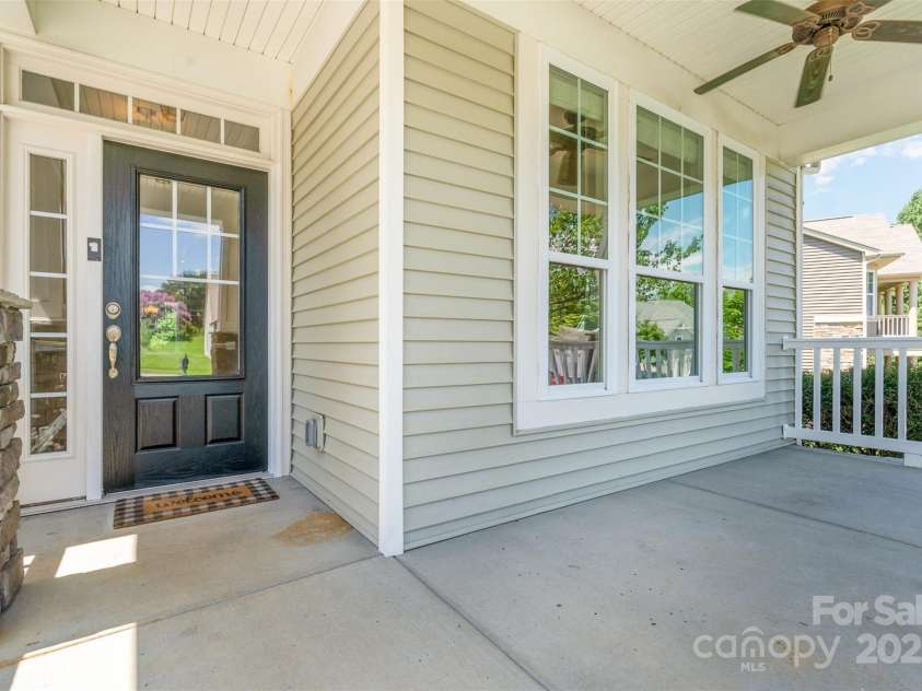14836 Brotherly Lane, Charlotte, NC 28278.  MLS# CAR4293522, YatesRealty ID 26656. Porch