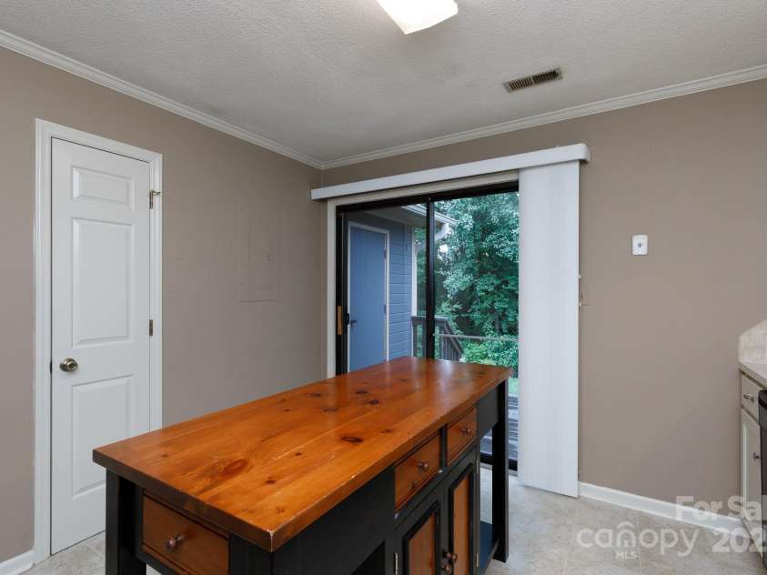 238 Pointe Circle, Rock Hill, SC 29732.  MLS# CAR4277555, YatesRealty ID 26657. 