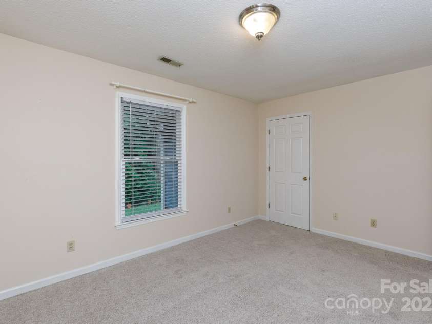 238 Pointe Circle, Rock Hill, SC 29732.  MLS# CAR4277555, YatesRealty ID 26657. 