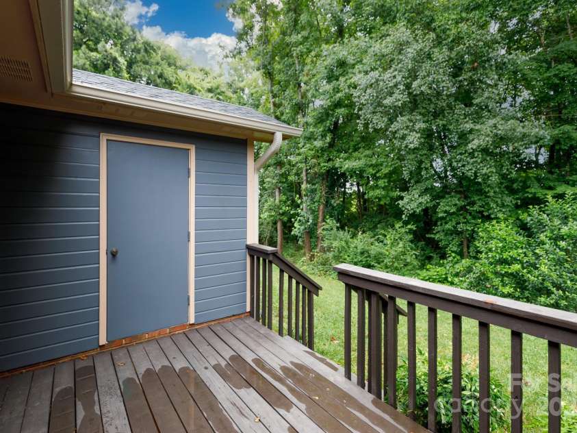 238 Pointe Circle, Rock Hill, SC 29732.  MLS# CAR4277555, YatesRealty ID 26657. 