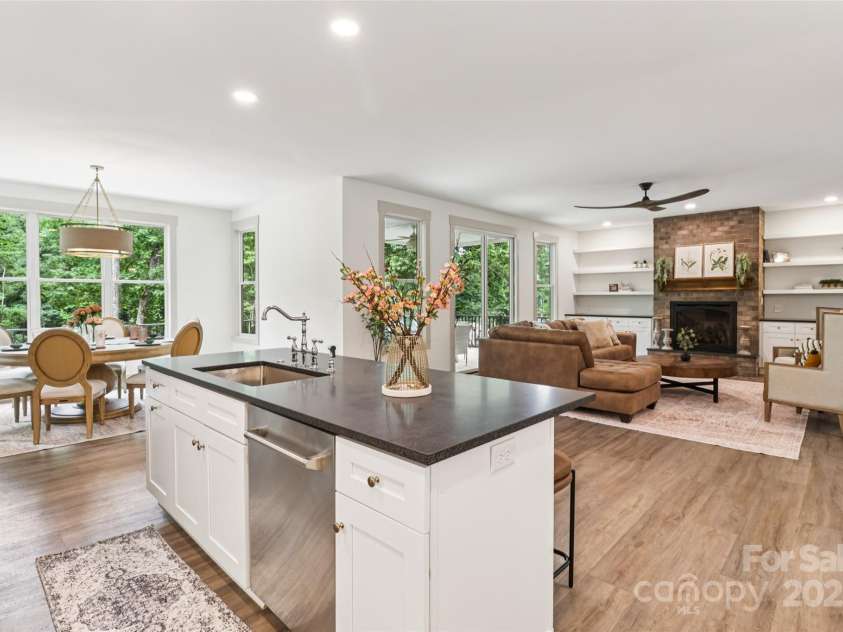 416 Plantation Way, Mount Gilead, NC 27306.  MLS# CAR4270243, YatesRealty ID 26658. Kitchen