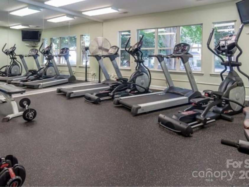 529 Graham Street, Charlotte, NC 28202.  MLS# CAR4313803, YatesRealty ID 2666. 