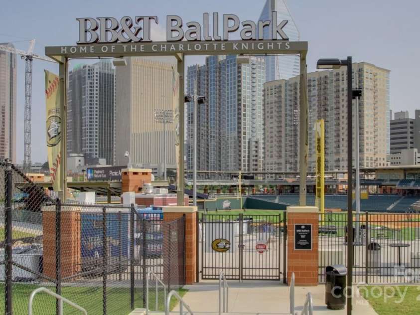 529 Graham Street, Charlotte, NC 28202.  MLS# CAR4313803, YatesRealty ID 2666. 