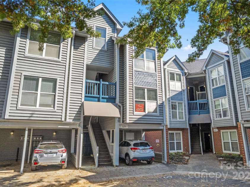 529 Graham Street, Charlotte, NC 28202.  MLS# CAR4313803, YatesRealty ID 2666. 