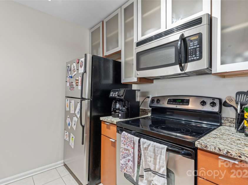 529 Graham Street, Charlotte, NC 28202.  MLS# CAR4313803, YatesRealty ID 2666. 