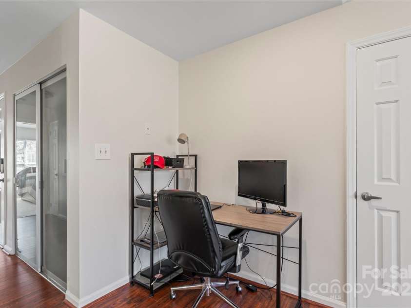 529 Graham Street, Charlotte, NC 28202.  MLS# CAR4313803, YatesRealty ID 2666. 