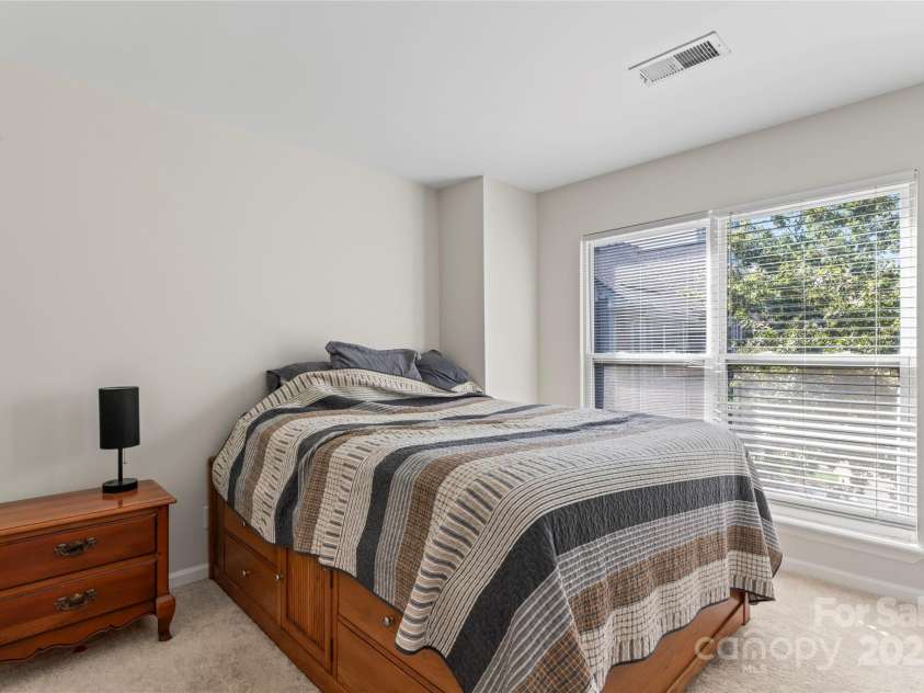 529 Graham Street, Charlotte, NC 28202.  MLS# CAR4313803, YatesRealty ID 2666. 