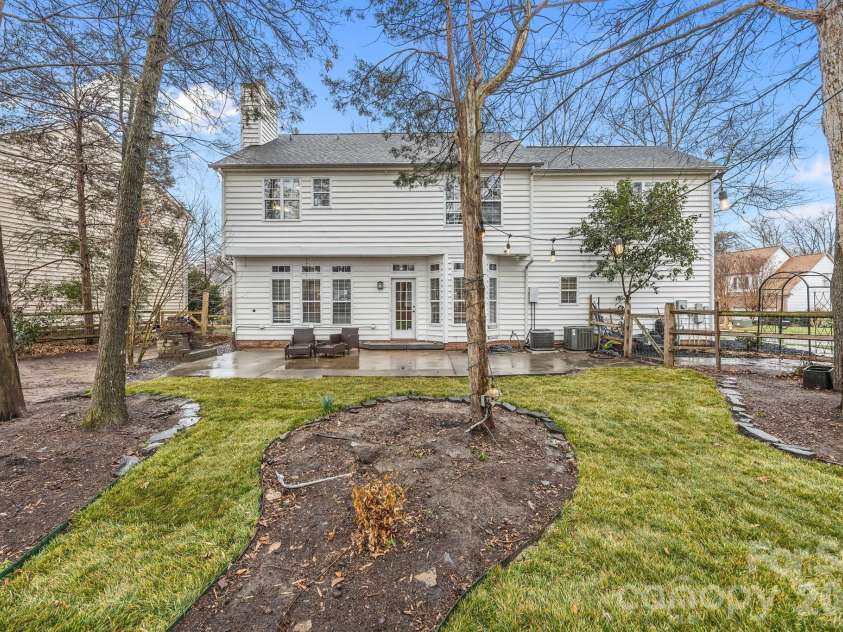 5536 Tullamore Lane, Charlotte, NC 28269.  MLS# CAR4349719, YatesRealty ID 2666. 