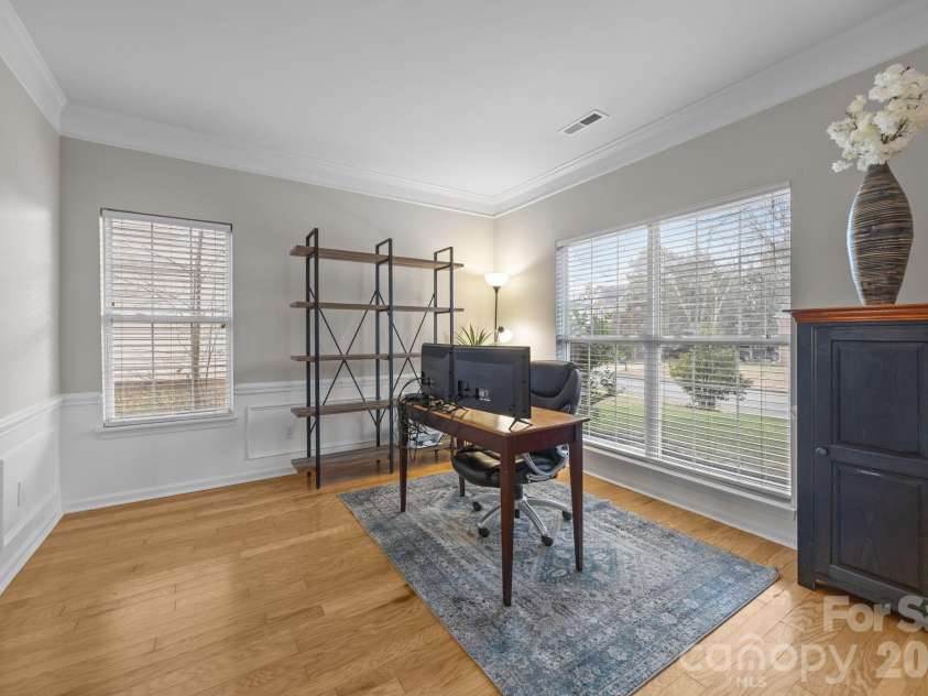 5536 Tullamore Lane, Charlotte, NC 28269.  MLS# CAR4349719, YatesRealty ID 2666. 