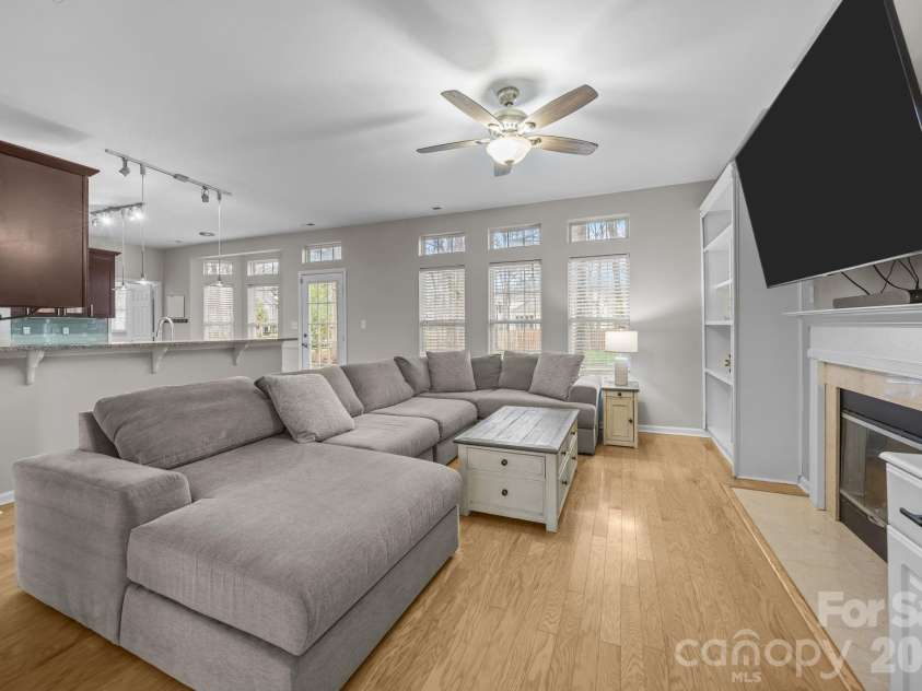 5536 Tullamore Lane, Charlotte, NC 28269.  MLS# CAR4349719, YatesRealty ID 2666. 