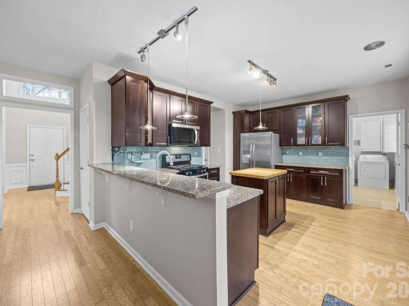 5536 Tullamore Lane, Charlotte, NC 28269.  MLS# CAR4349719, YatesRealty ID 2666. 