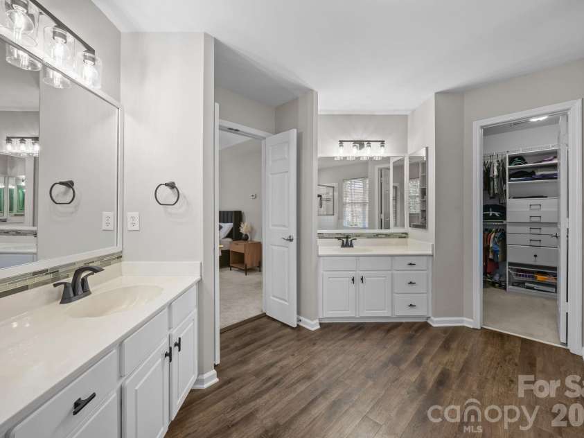 5536 Tullamore Lane, Charlotte, NC 28269.  MLS# CAR4349719, YatesRealty ID 2666. 