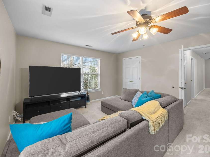 5536 Tullamore Lane, Charlotte, NC 28269.  MLS# CAR4349719, YatesRealty ID 2666. 