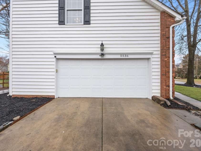 5536 Tullamore Lane, Charlotte, NC 28269.  MLS# CAR4349719, YatesRealty ID 2666. 