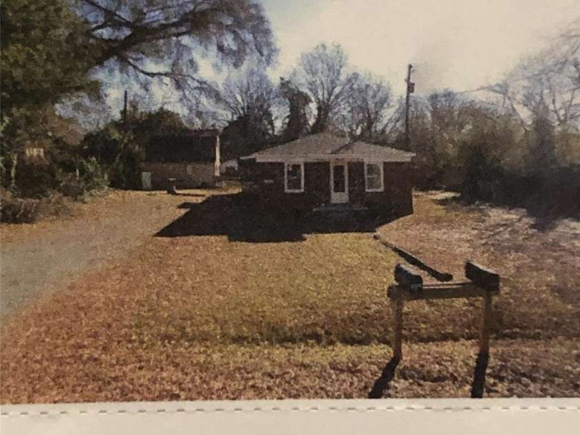 5323 Eaton Circle, Charlotte, NC 28208.  MLS# CAR4384128, YatesRealty ID 26661. Existing Duplex